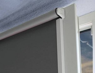 Fényzáró oldalprofil rolóhoz 150 cm fehér
