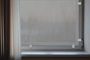 Öntapadós Rögzítő Csipesz Kül és Beltéri Fúrás Nélkül Rögzíthető Ablak Üveg Árnyékoló Szövethez 